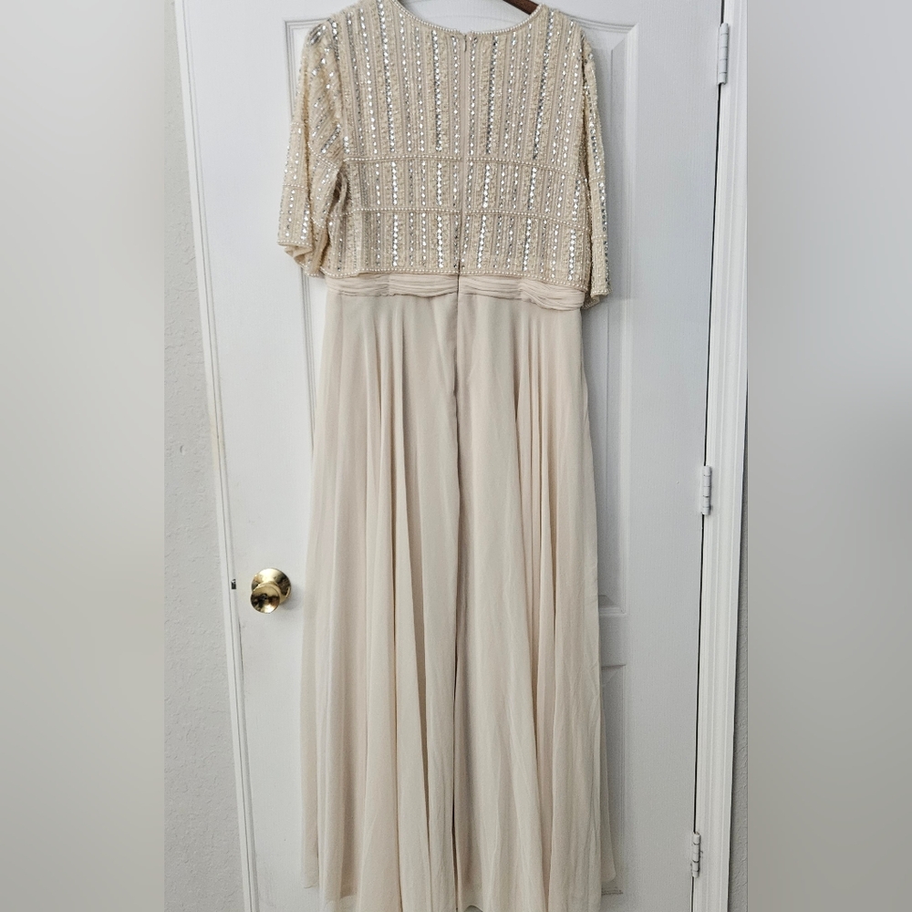 Mac Duggal Beige Beaded Bodice elbow sleeve Chiffon A-Line Gown Sz 16 NWOT - Picture 3 of 7